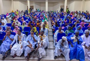 تحت عنوان نحو رؤية مواطنة جامعة نظم قسم حزب الإصلاح في مقاطعة الميناء ندوة جماهيرية في الفضاء الشبابي بالمقاطعة)